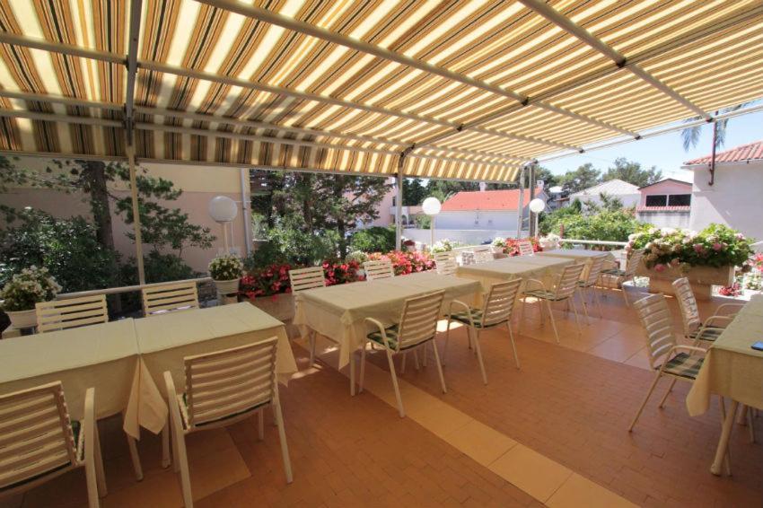 Royal Rooms Novalja Exterior photo